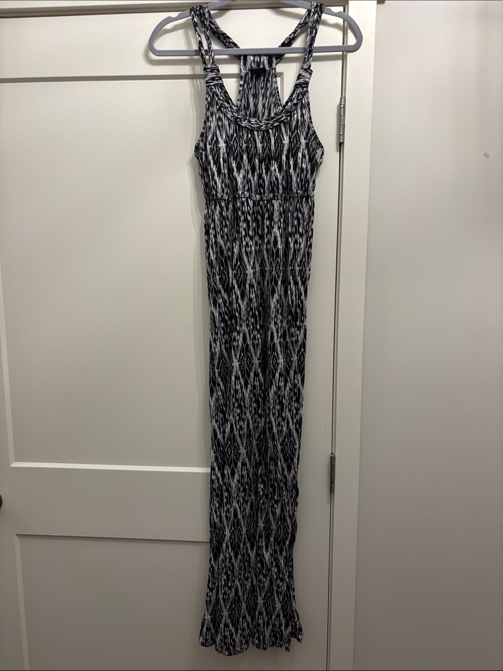 Faded Glory Black & White Geometric Racerback Maxi Dress